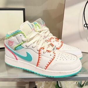 Air Jordan 1 Mid SE GS 'Multi Knit' - 6.5Y (Women’s 8)